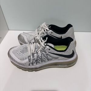 Nike women’s size 7 air max black and white